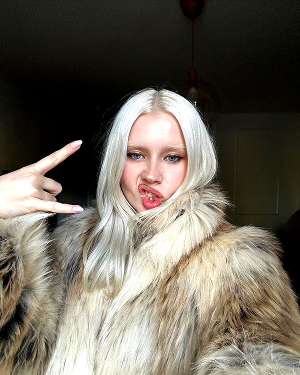 girlcalledluca instagram image archive image