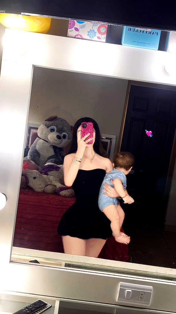 lesliesancheezz instagram image archive image