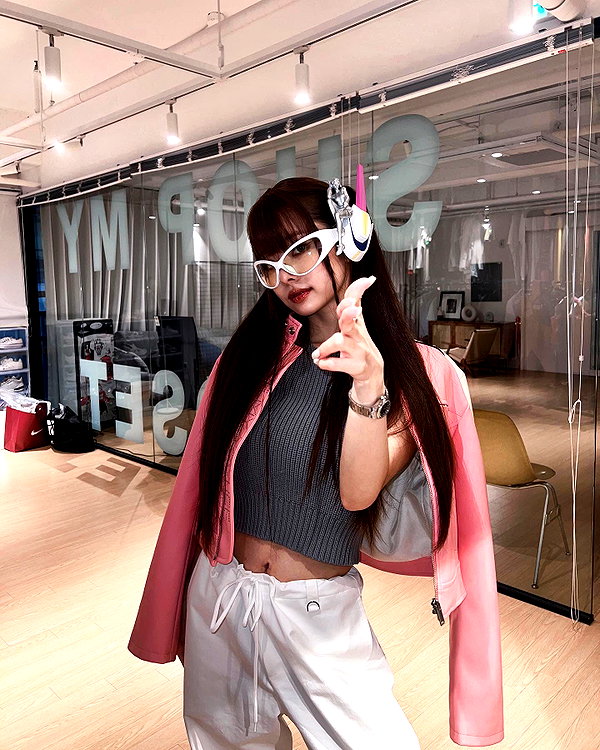 dear.zia instagram image archive image
