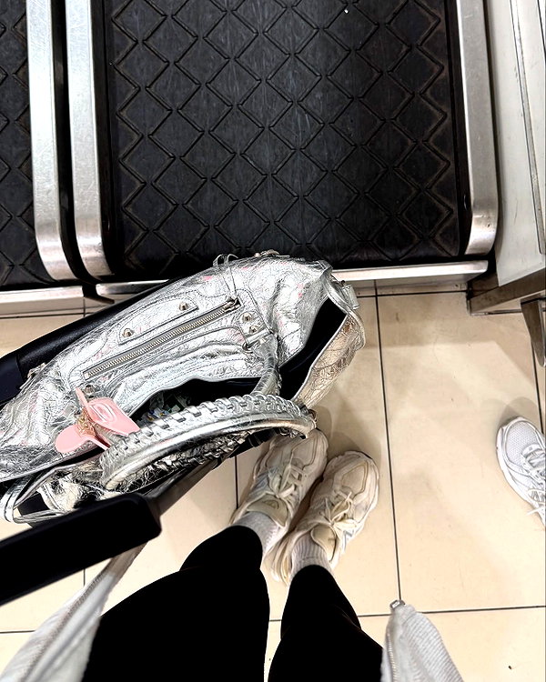 oliviaphillipps instagram image archive image