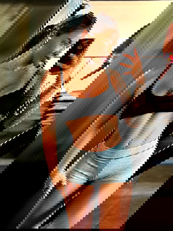 itshayleydavies itshayleydavies archive image