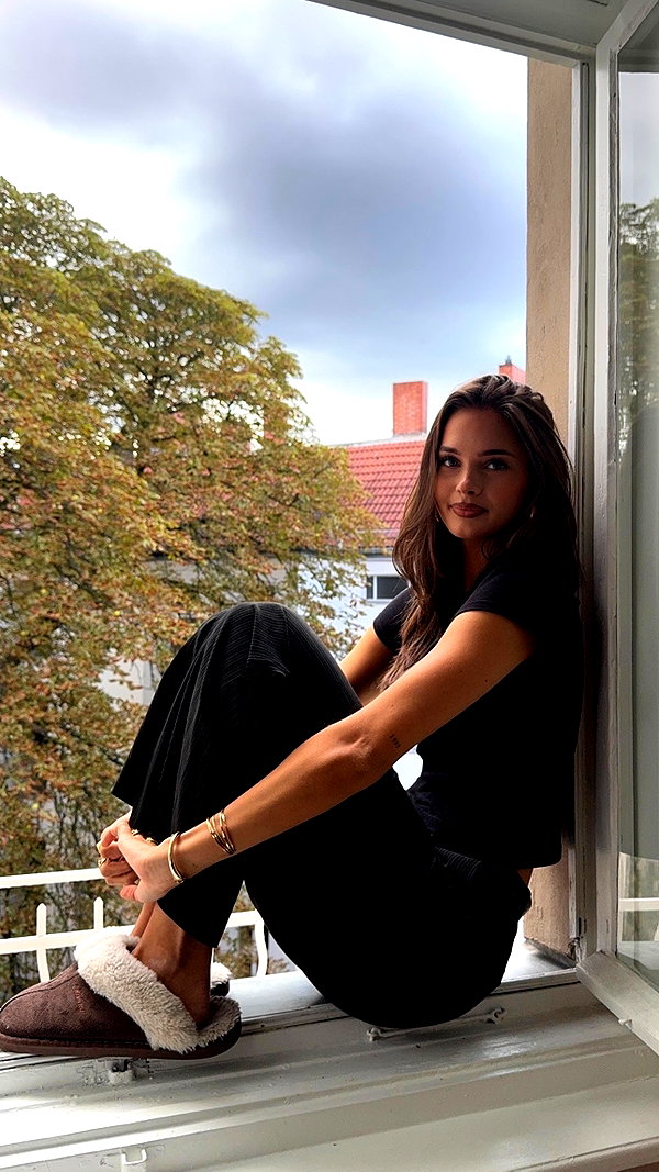 emmaaurora instagram image archive image