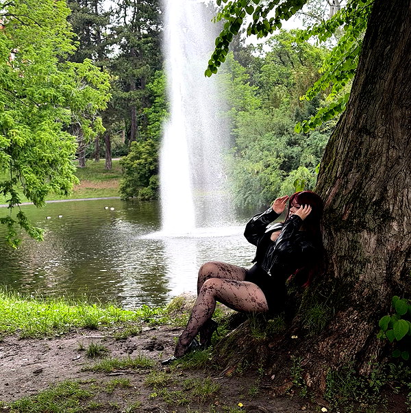 andasrose instagram image archive image