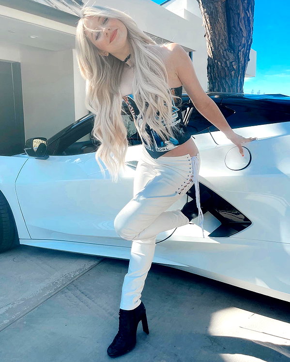 ellianawalmsley instagram image archive image