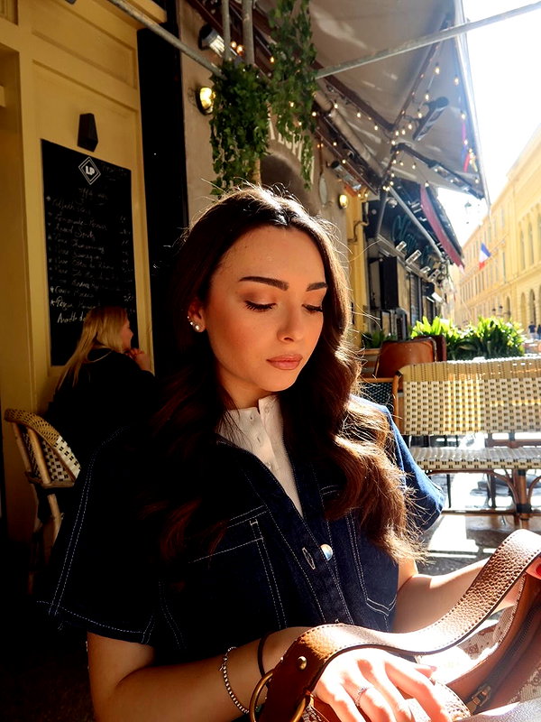 annabottoo instagram image archive image