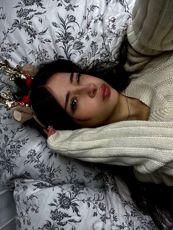 cata.leyah instagram image archive image