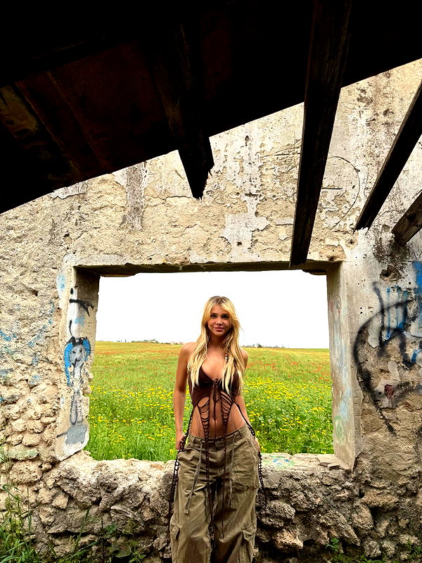 yulia.isakov instagram image archive image