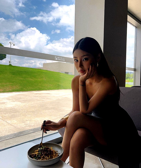 ll.lu1s instagram image archive image