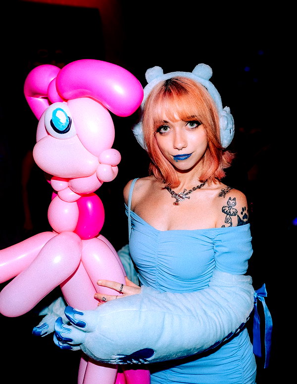 Archived image from @iluvmeww on Instagram