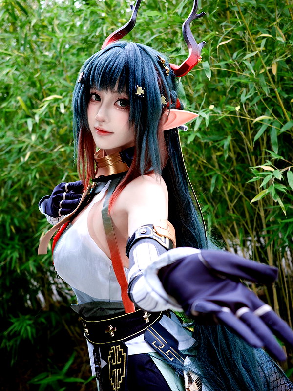 miee_cos instagram image archive image