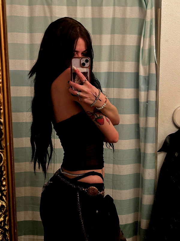 astarwbry_ instagram image archive image