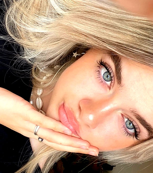 baddiesessence instagram image archive image