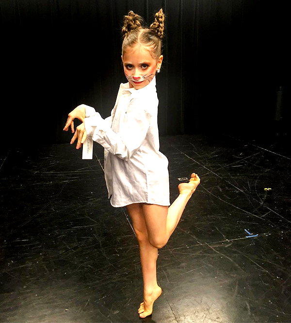 ellianawalmsley instagram image archive image