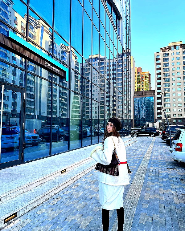 indra0102_ instagram image archive image