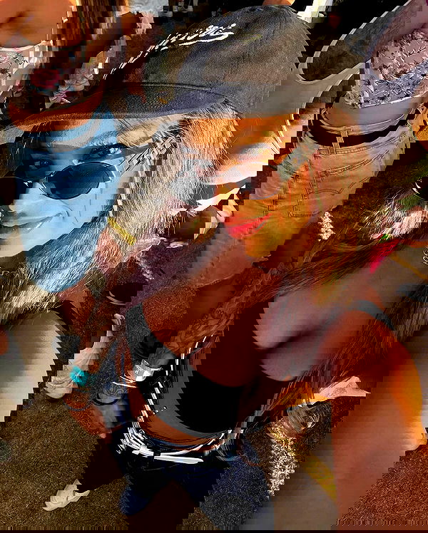 itshayleydavies itshayleydavies archive image