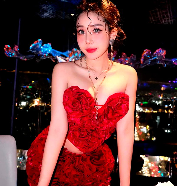 lyhythuedoxinh instagram image archive image
