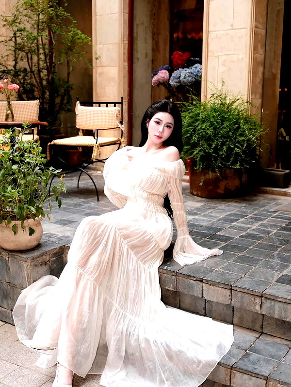 lyhythuedoxinh instagram image archive image