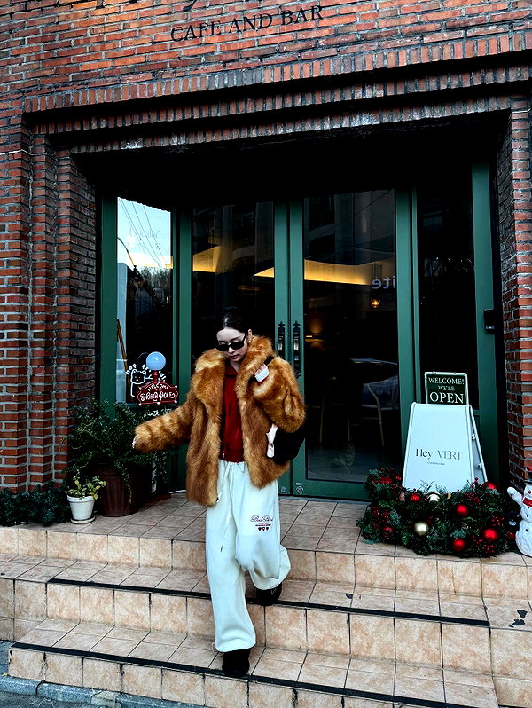 dear.zia instagram image archive image