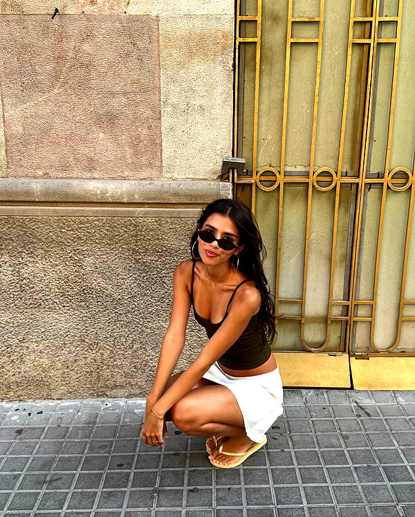 ainaratorneg instagram image archive image