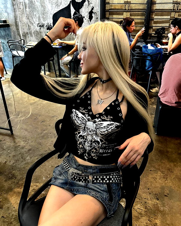 vik4au instagram image archive image