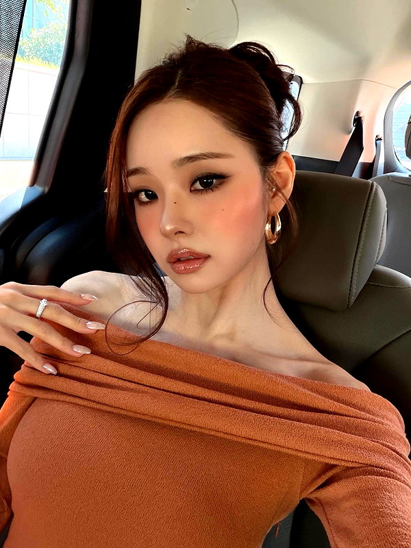 dear.zia instagram image archive image