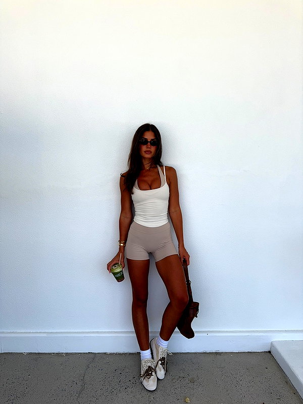 dekota_thompson instagram image archive image