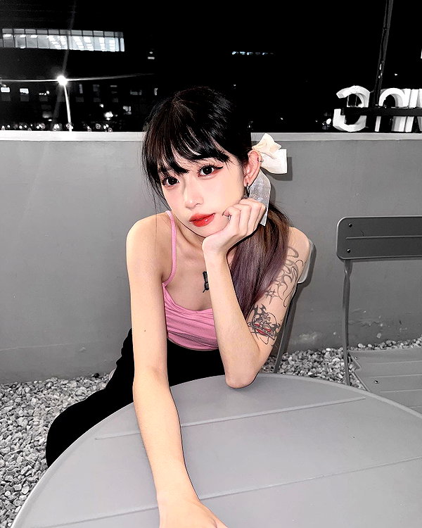 nixqq.425_ instagram image archive image