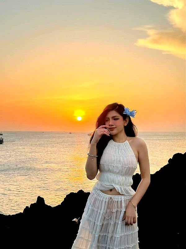 lyhythuedoxinh instagram image archive image