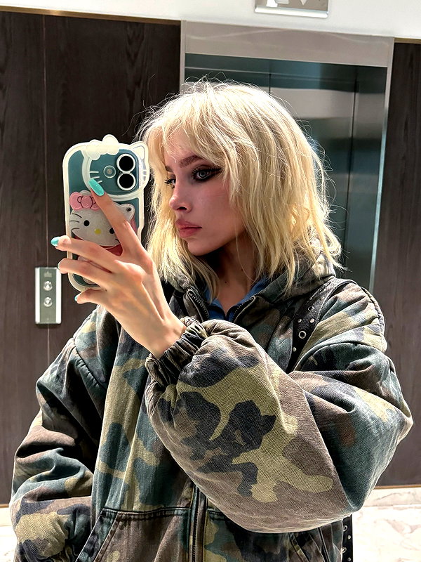 anya4everr instagram image archive image