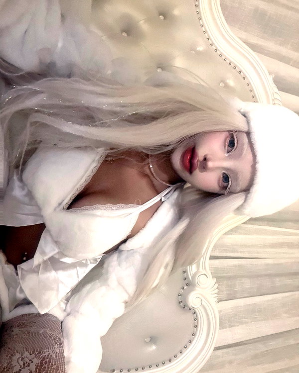 Archived image from @irisinna on Instagram
