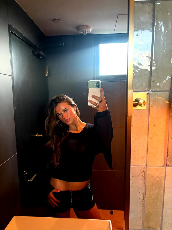 isabella.lauren instagram image archive image