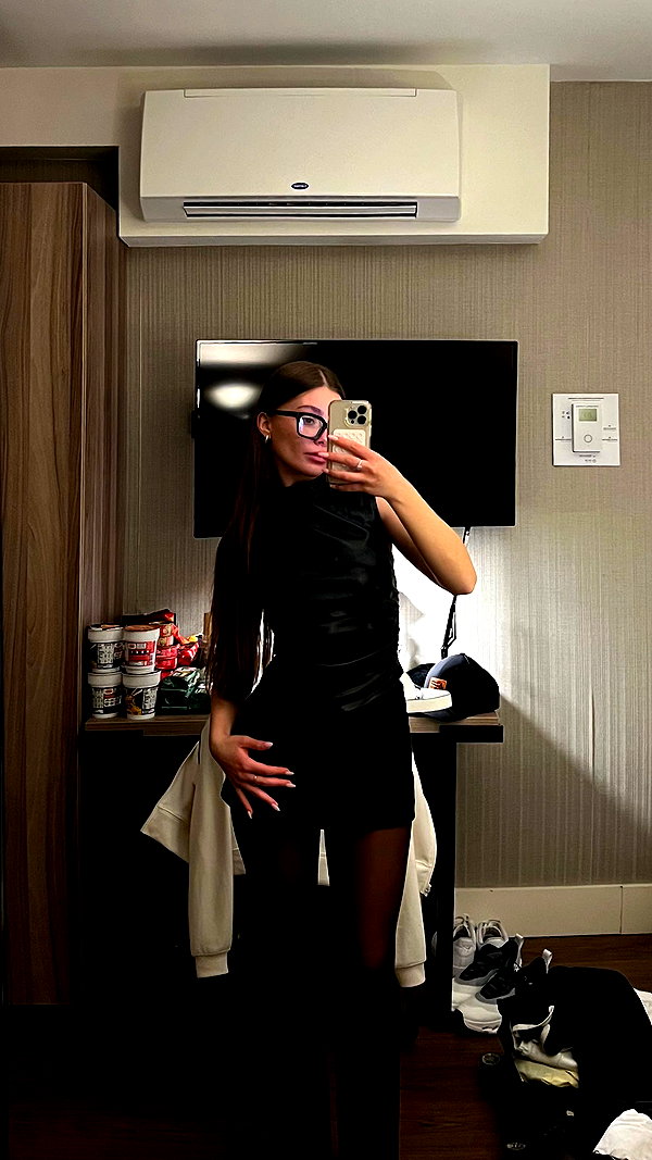 daniella_zeldis instagram image archive image