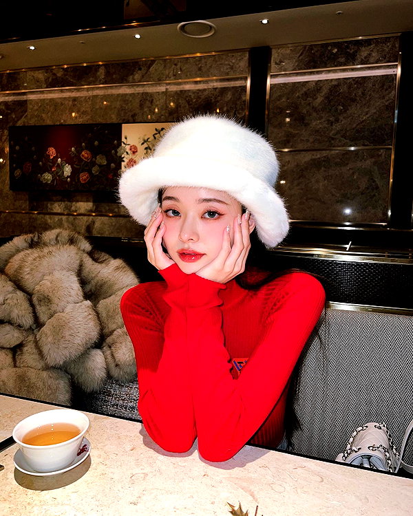 dear.zia instagram image archive image