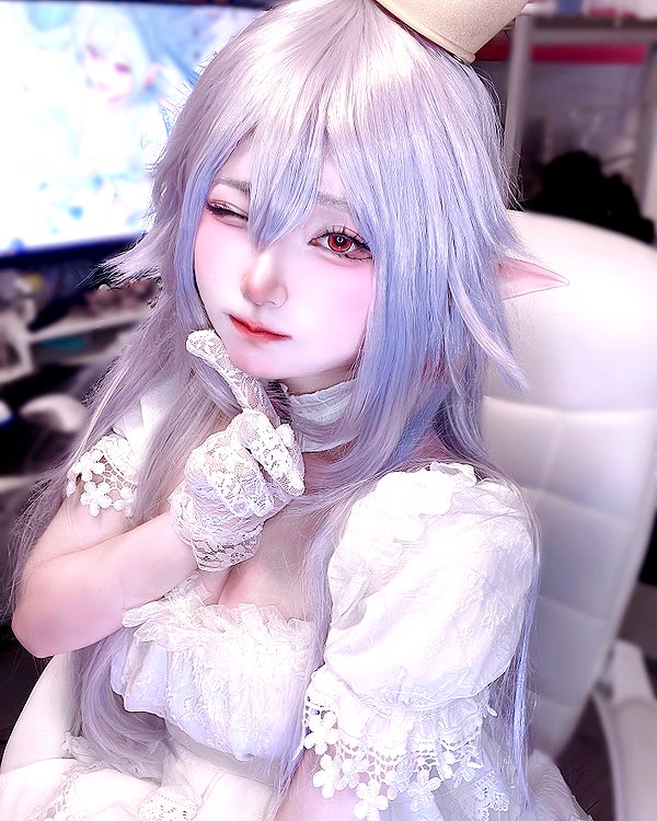 purinn_cos instagram image archive image