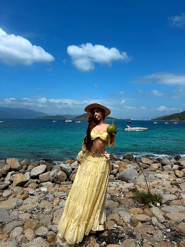 lyhythuedoxinh instagram image archive image