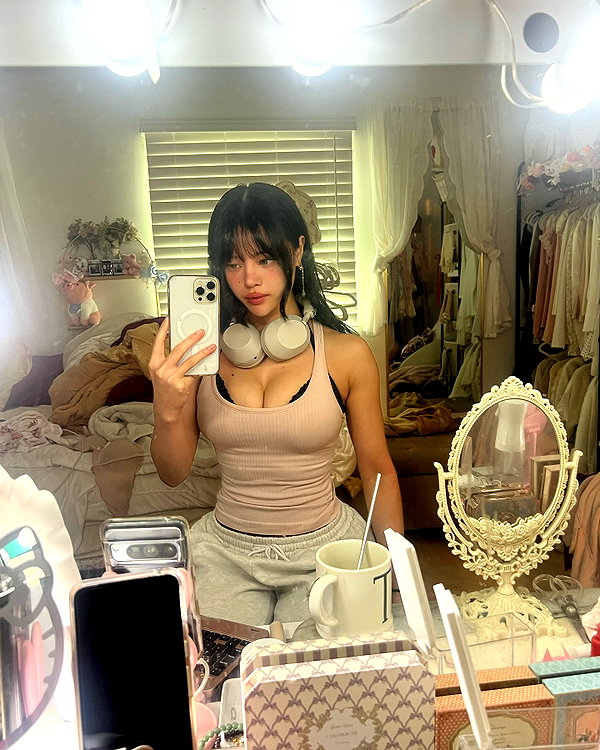 dommymommytiff instagram image archive image