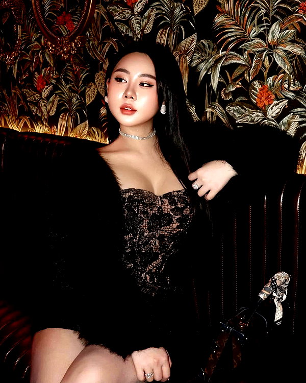 lyhythuedoxinh instagram image archive image