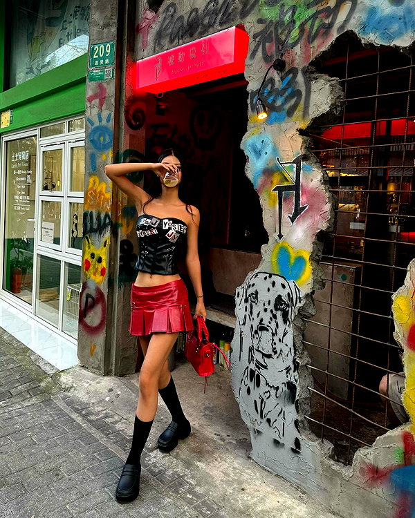 ll.lu1s instagram image archive image