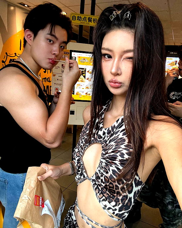 ll.lu1s instagram image archive image