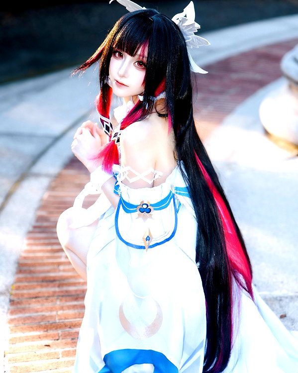 miee_cos instagram image archive image