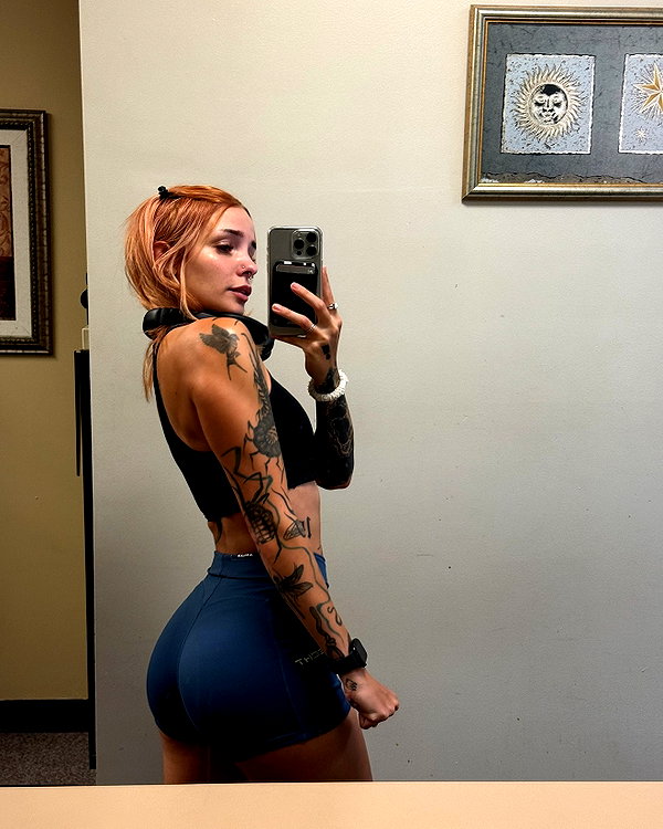 peachtoot.plz instagram image archive image
