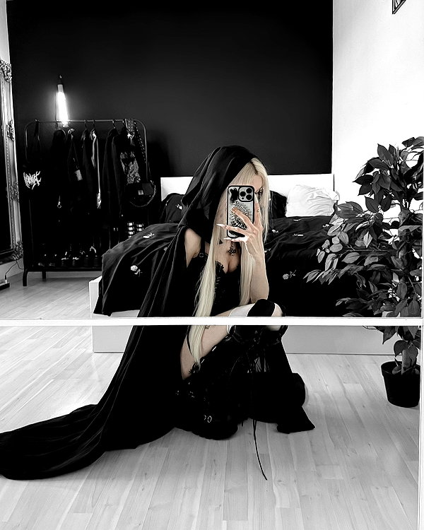 _lia.moon archive image
