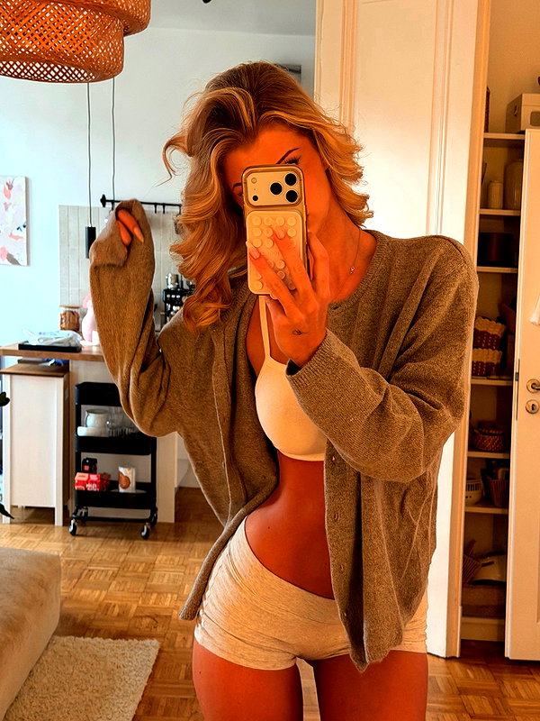 sophiecharlotth instagram image archive image