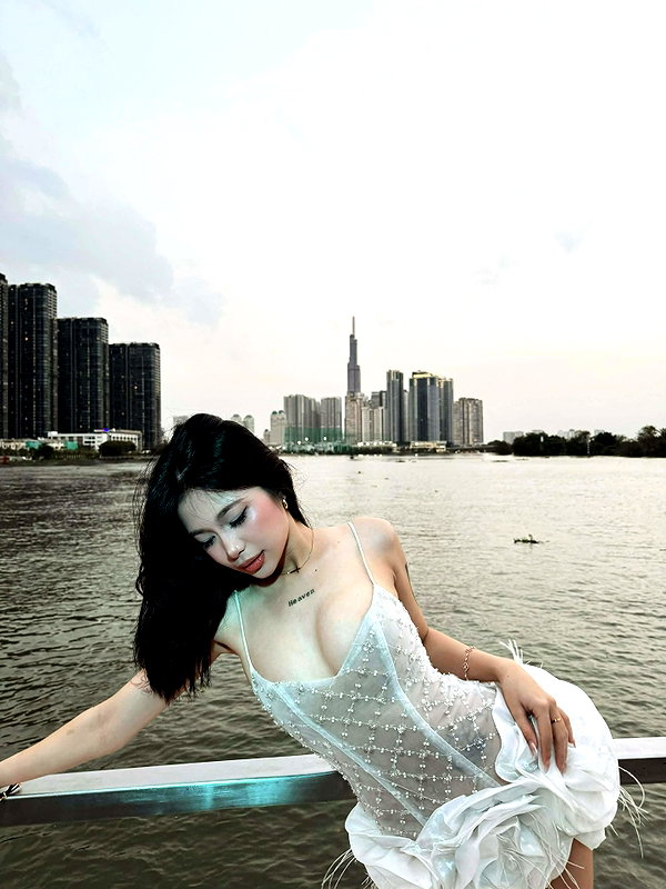 lyhythuedoxinh instagram image archive image