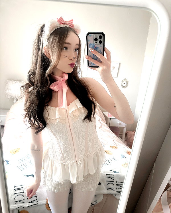 1uvgabi instagram image archive image