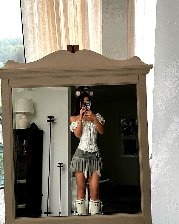 ll.lu1s instagram image archive image