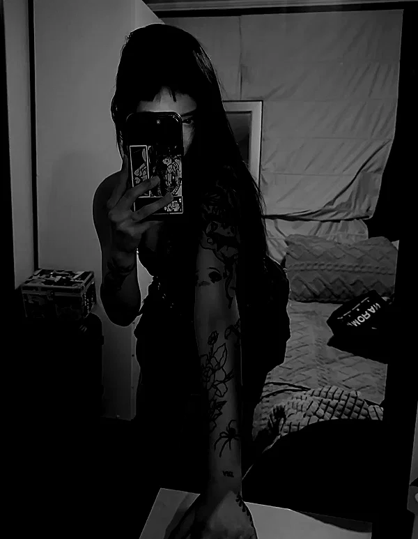 chica.niebla instagram image archive image