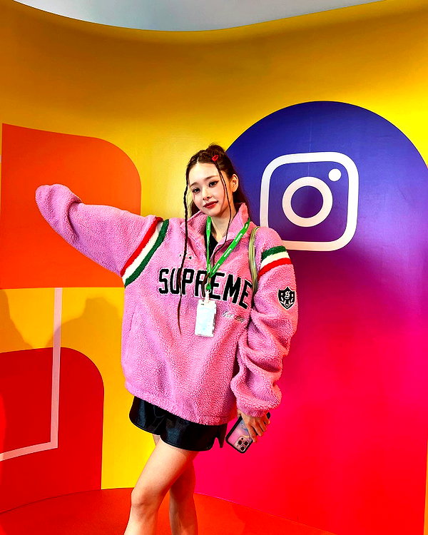 dear.zia instagram image archive image