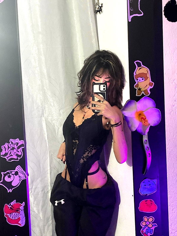 shevaal_x instagram image archive image