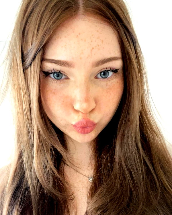 dollyemi instagram image archive image